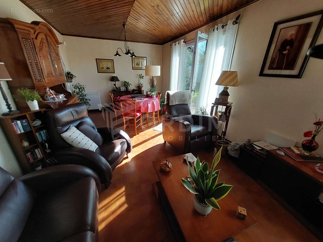 Maison à CHAUMOT
