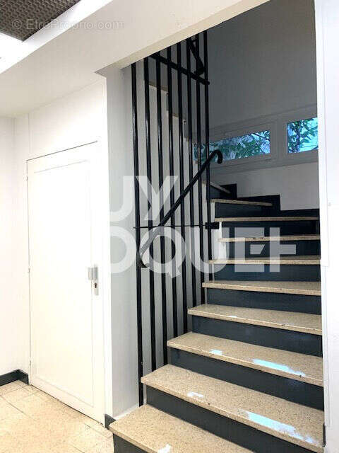 Parking à PARIS-18E