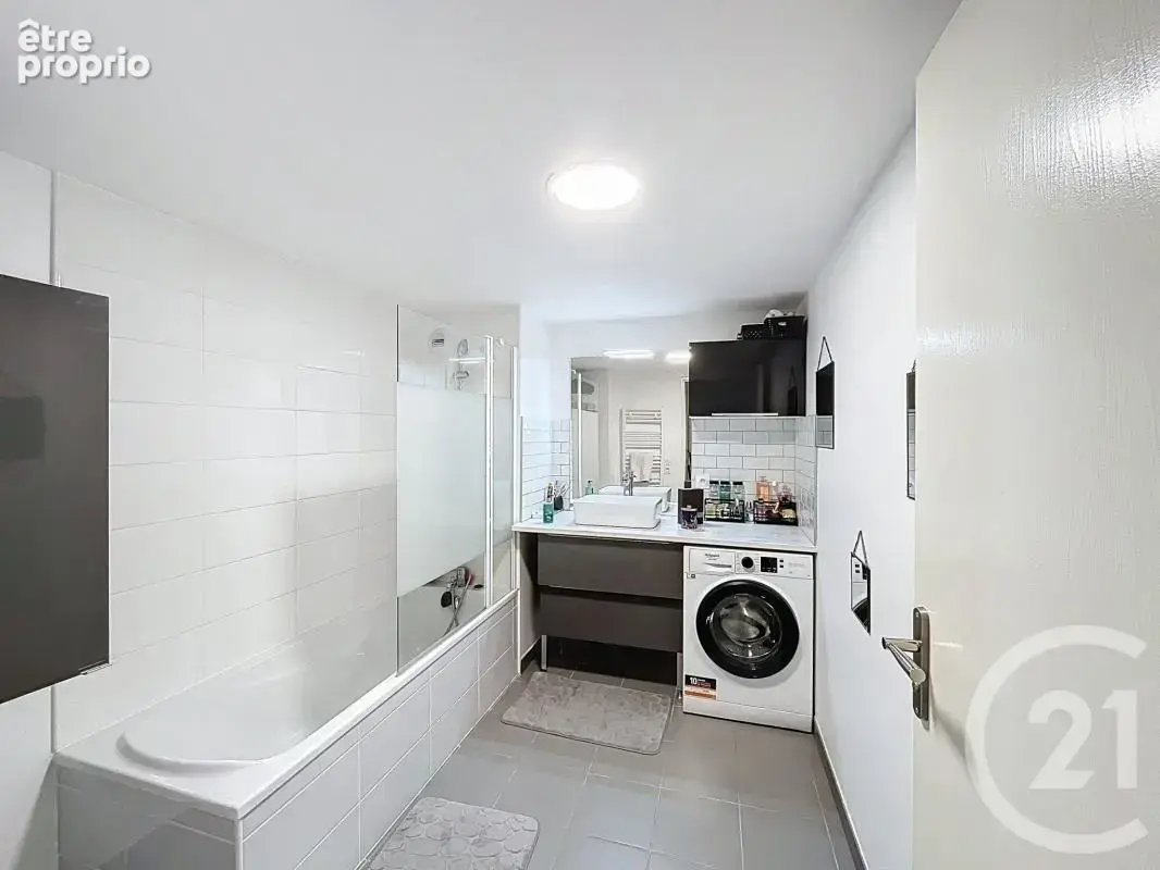 Appartement 83 m² à Saint-Priest  - photo 14