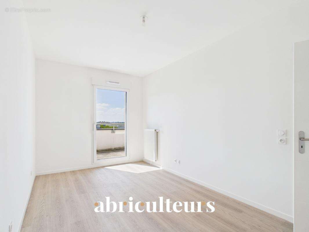 Appartement 5 pièces 91 m² – 4 chambres, 2 terrasses, 2 parkings – Colombes  - Allée Françoise Héritier - photo 6