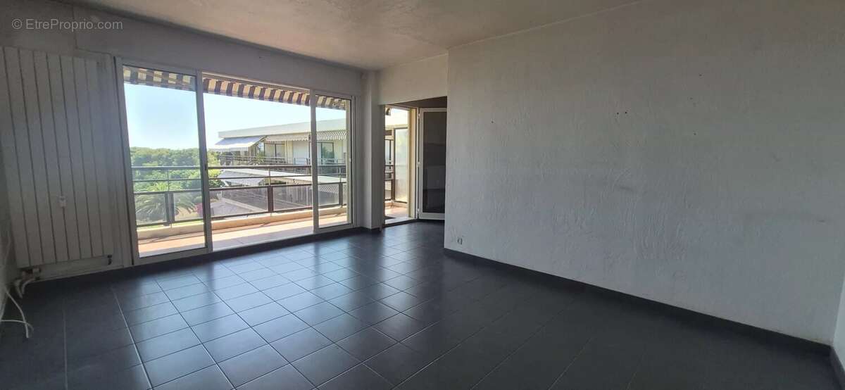 Appartement à VILLENEUVE-LOUBET