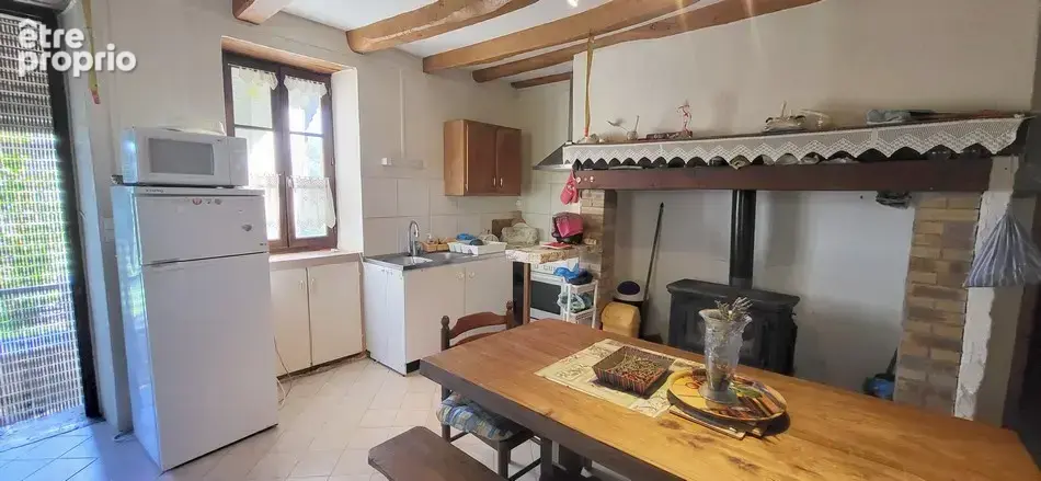 Jolie maison en pierre habitable de suite sur 2140 m2. - photo 3
