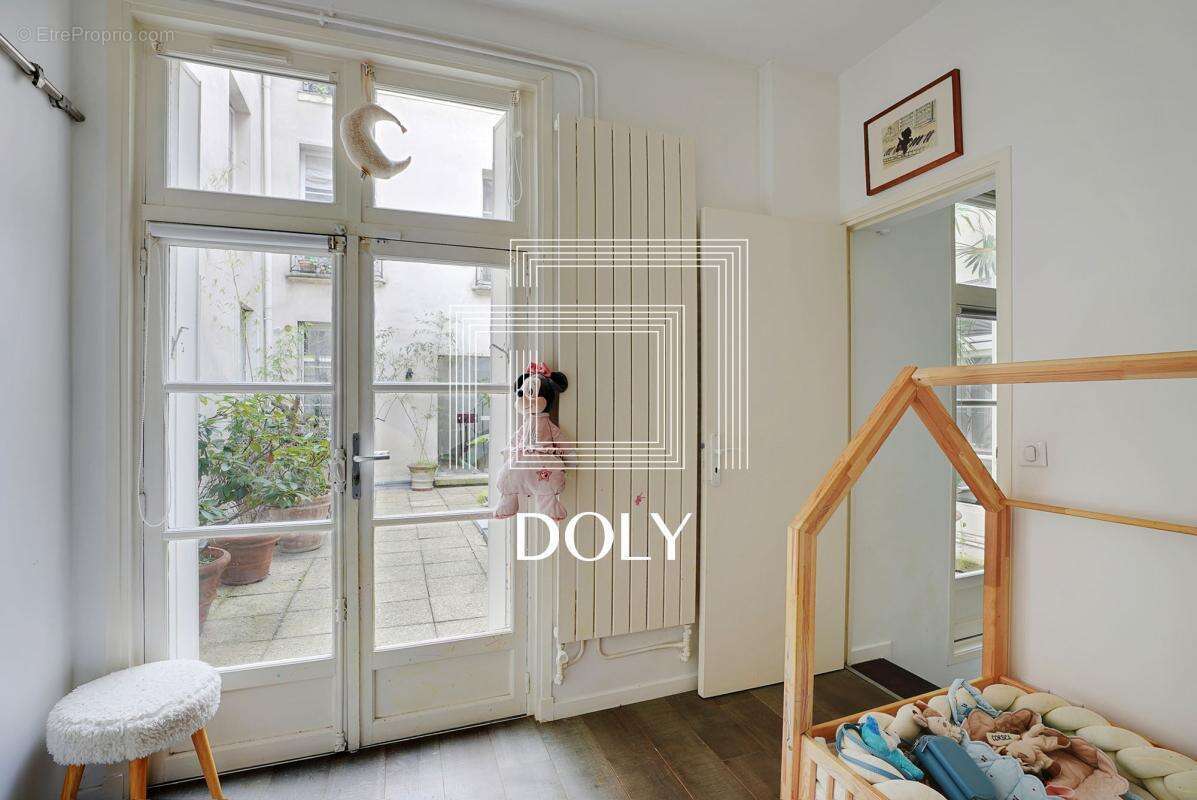 Appartement à PARIS-2E