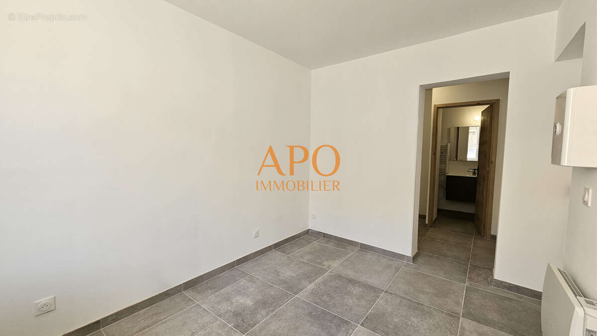 Gignac-la-Nerthe maison de village 90 m2 avec pouvoir locatif, T4 + studio + atelier - photo 18