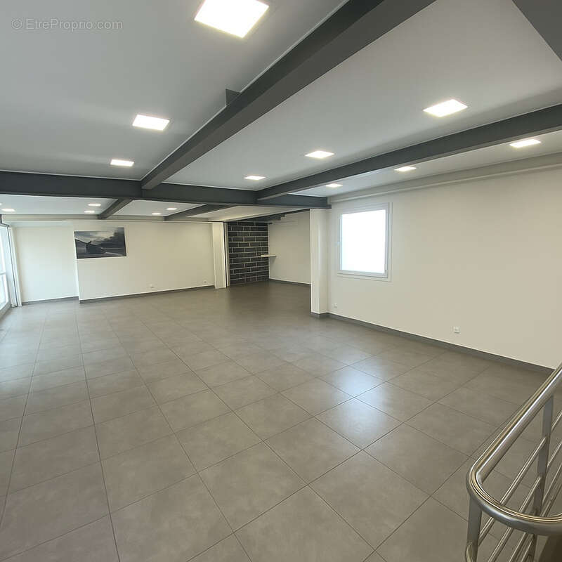 Commerce à ASNIERES-SUR-SEINE