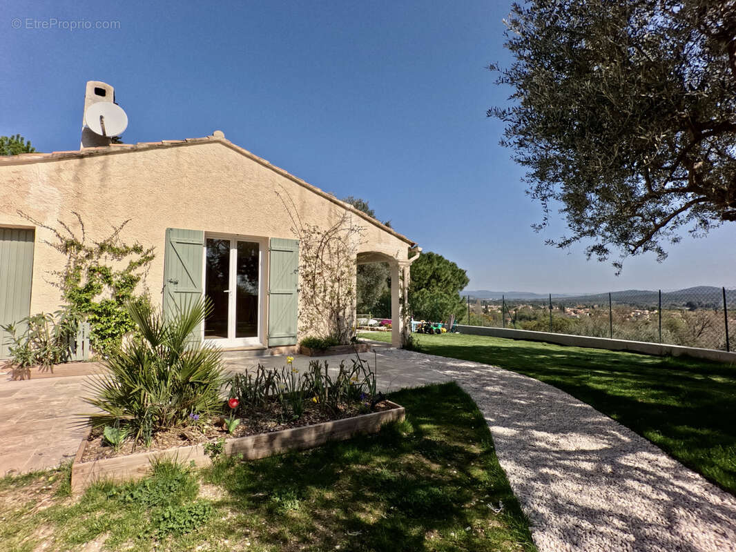 Maison à SOLLIES-VILLE