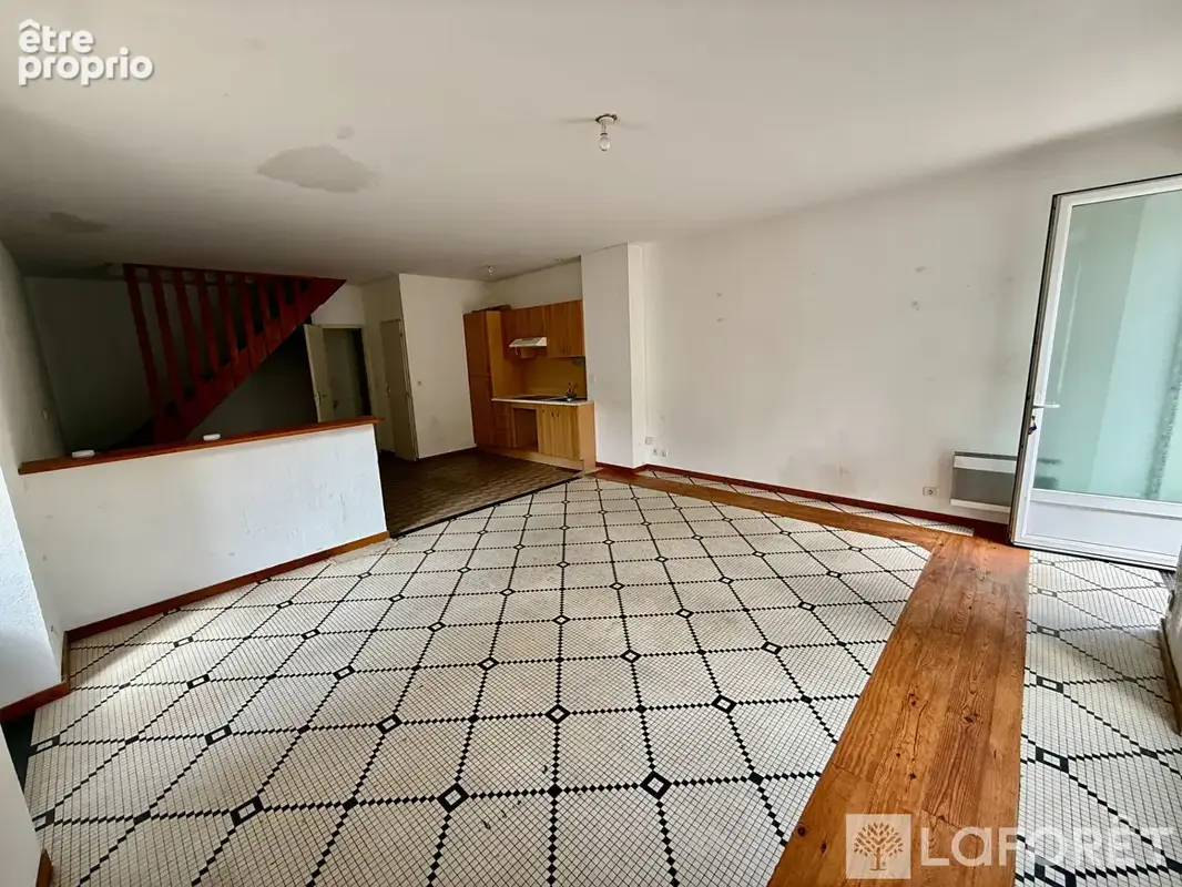 Appartement T3 en duplex avec parking - photo 2