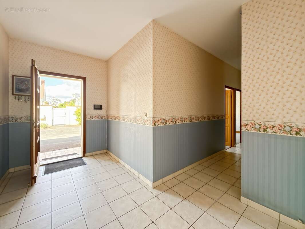 Dept(86) Vienne à Châtellerault Maison Plain Pied à vendre 6 pièces - photo 3