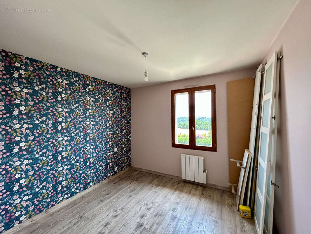 Maison à AZAY-LE-BRULE