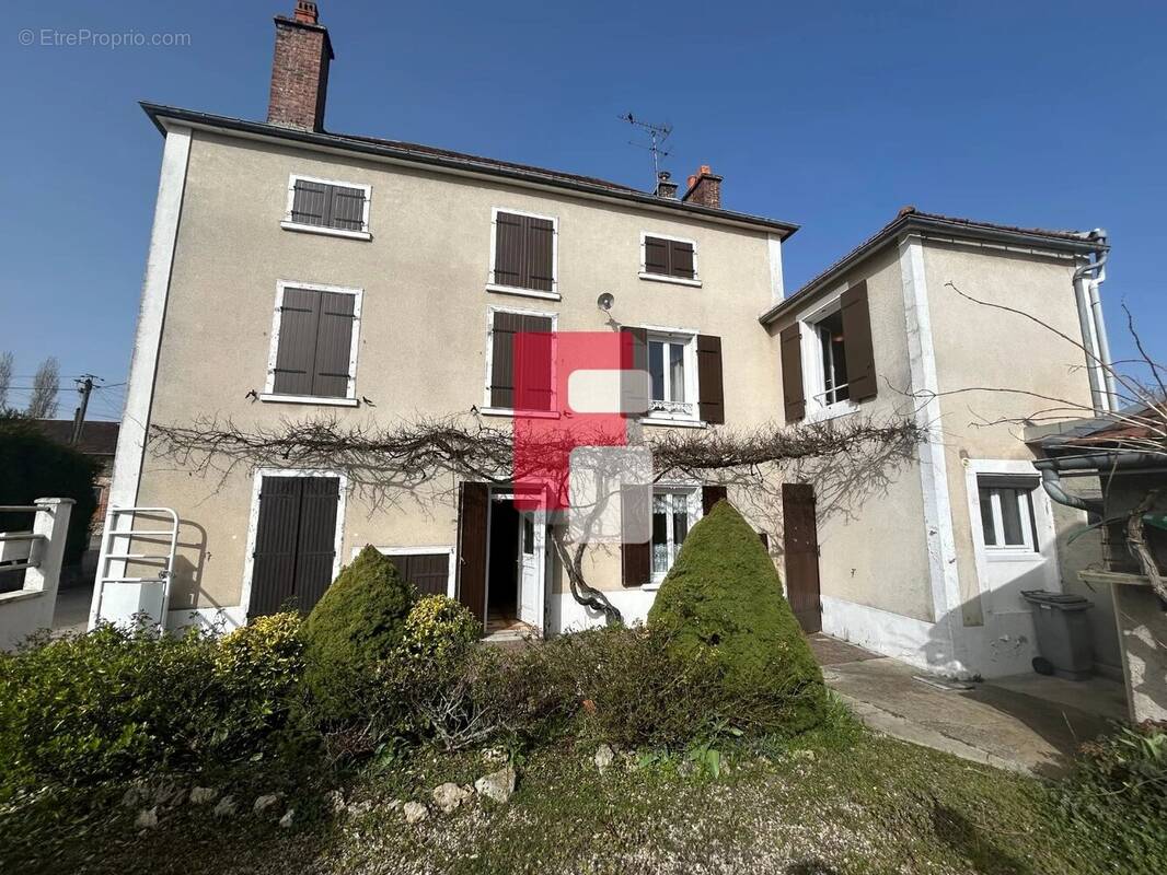 Maison à VENDEUVRE-SUR-BARSE