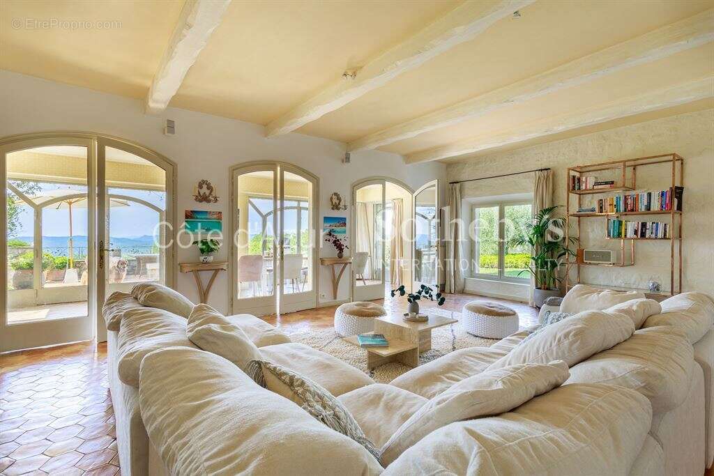 Maison à MONTAUROUX