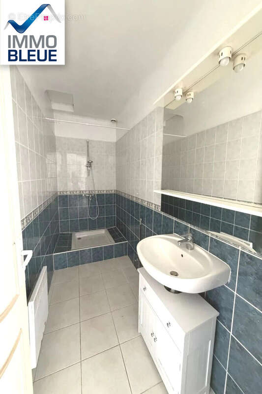 Appartement à CHATEAUNEUF-LES-MARTIGUES