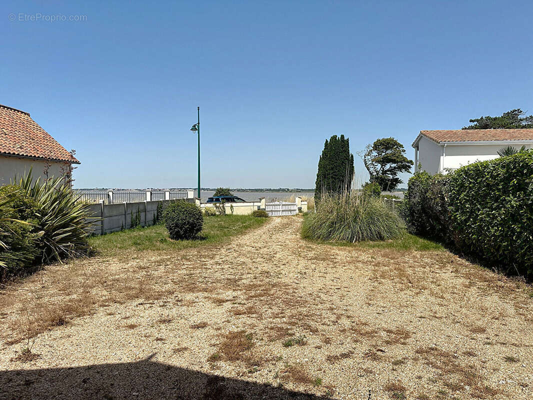 Maison à PORT-DES-BARQUES