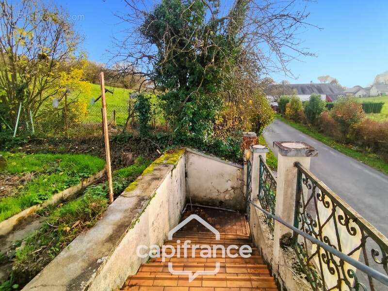 Maison à SAINTE-OSMANE