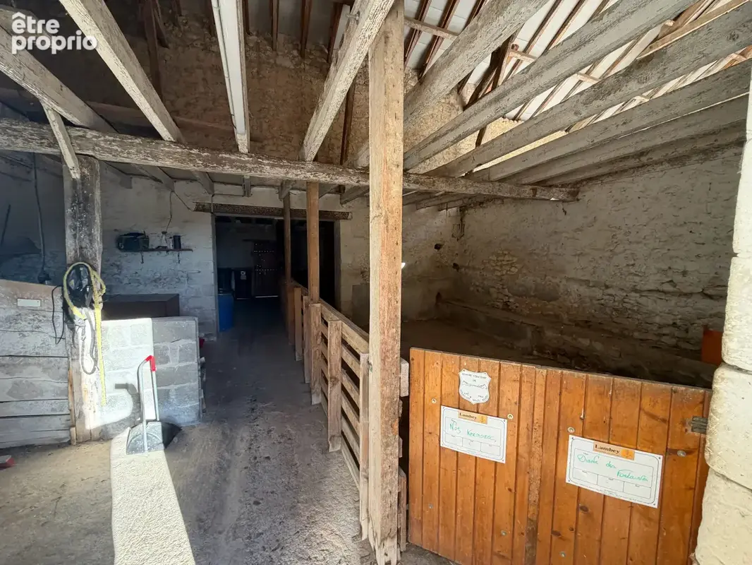 FERMETTE RENOVEE avec 1,4 hectare de terrain - photo 18