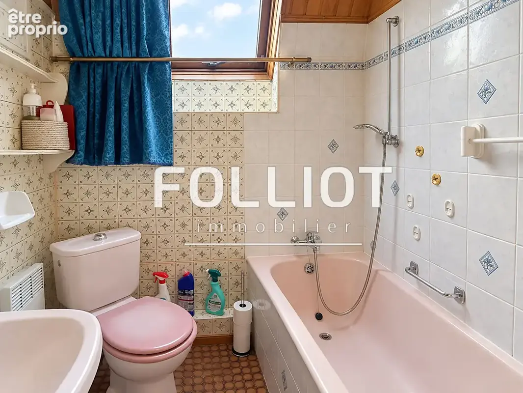 A VENDRE - Maison Saint Martin De Fontenay 8 pièce(s) 162.71 m2 - photo 11