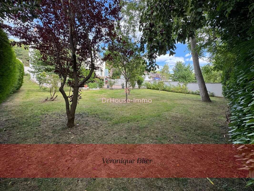 Maison à VAUX-SUR-SEINE