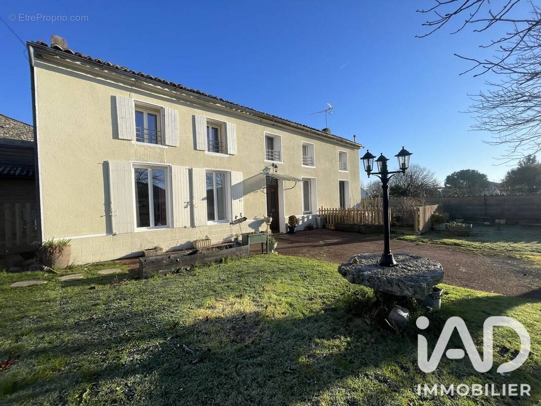 Photo 1 - Maison à LA BROUSSE