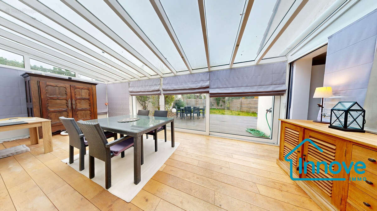 Salle à manger - Véranda  - Maison à MONTESSON