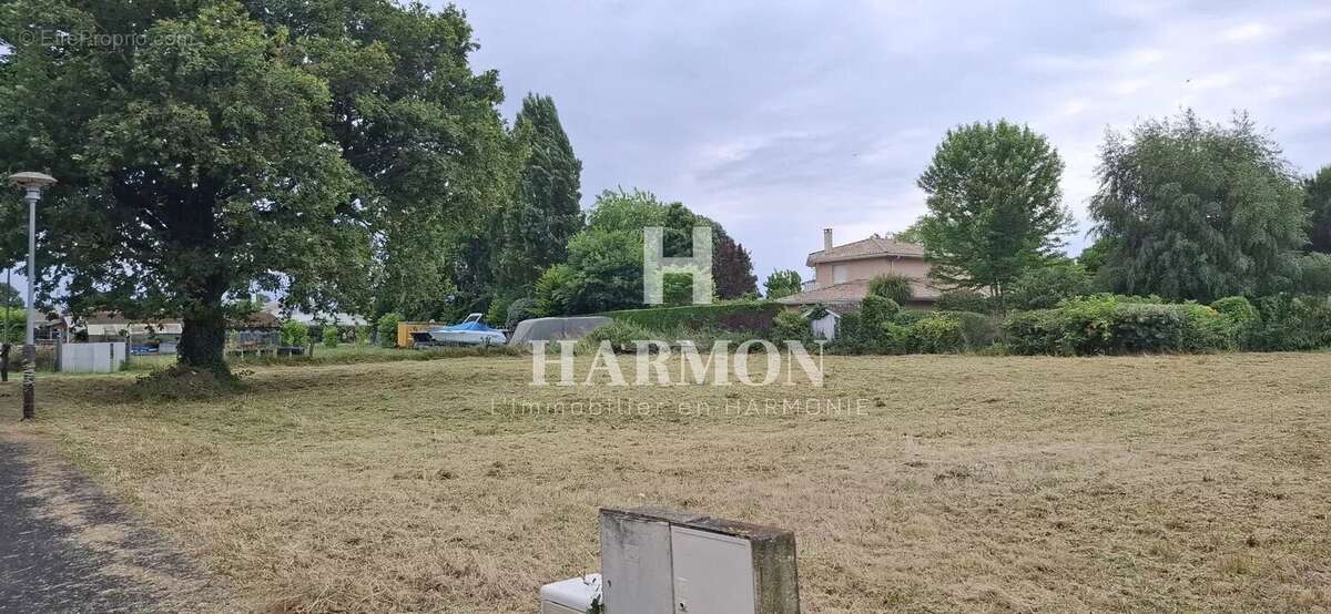 Terrain à LA TESTE-DE-BUCH