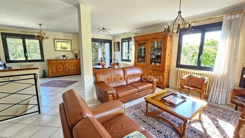 Maison à LE PALAIS-SUR-VIENNE