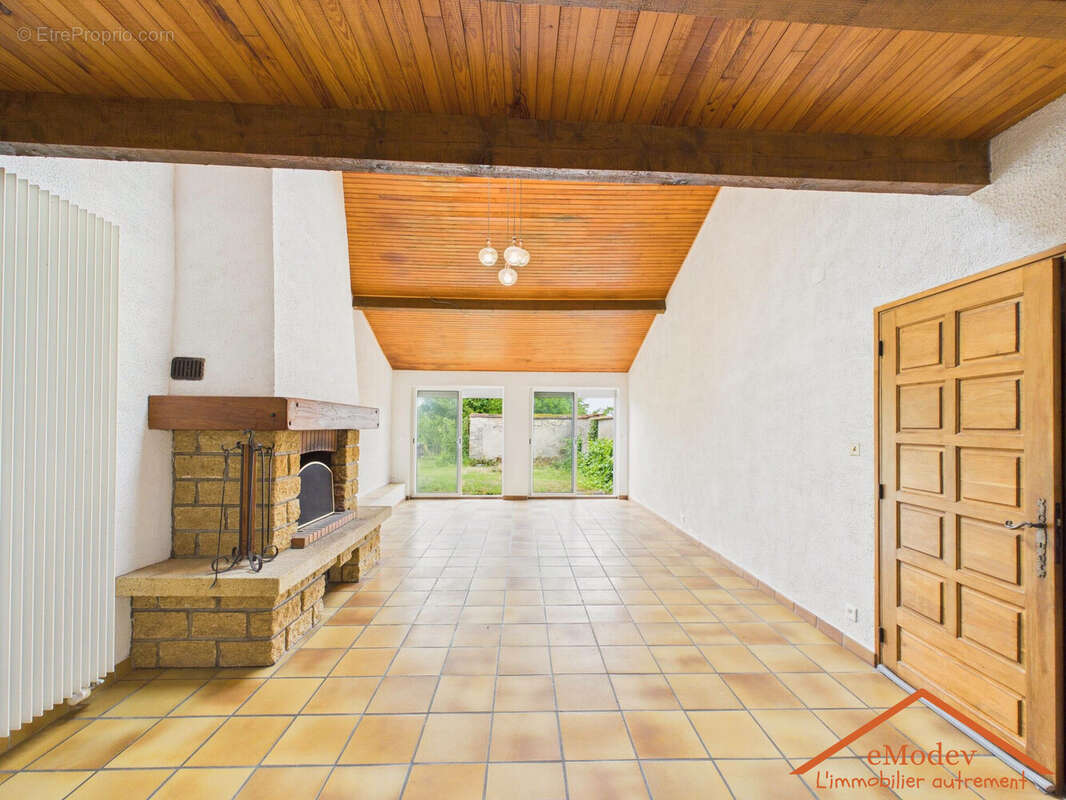 Maison 190 m² à Savigny  - photo 2