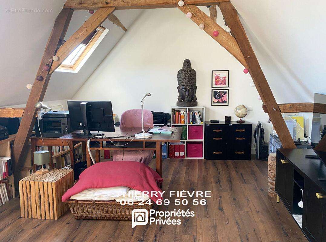 Maison à VILLAINES-LES-ROCHERS