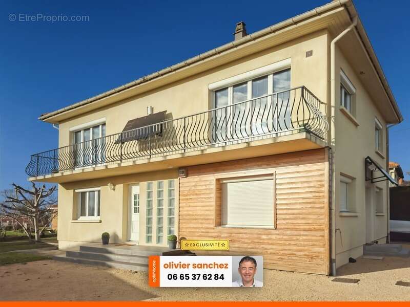 COURNON (63) - 7 pièces - DPE D - 162m² -  Vue dégagée sur la chaîne des Puys - photo 20