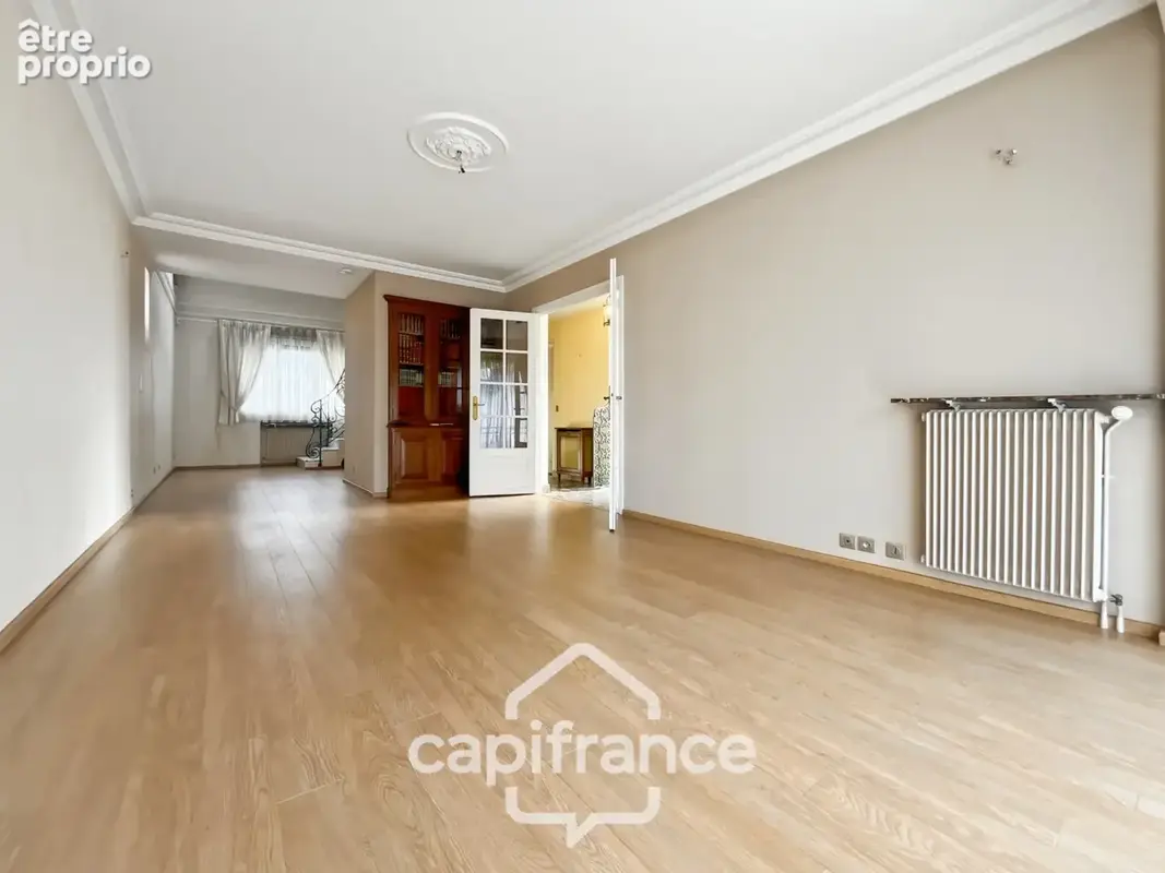 Maison familiale et polyvalente, à Ormesson-sur-Marne, au calme, 4 chambres, dépendance, 2 grands garages, terrain 496 m2 - photo 5