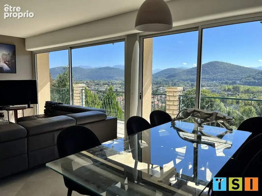 Bien d'exception: Villa 280m², vue panoramique sur Pyrénées, 4 chambres, un appartement indépendant, double garage, 4200m² de te - photo 3