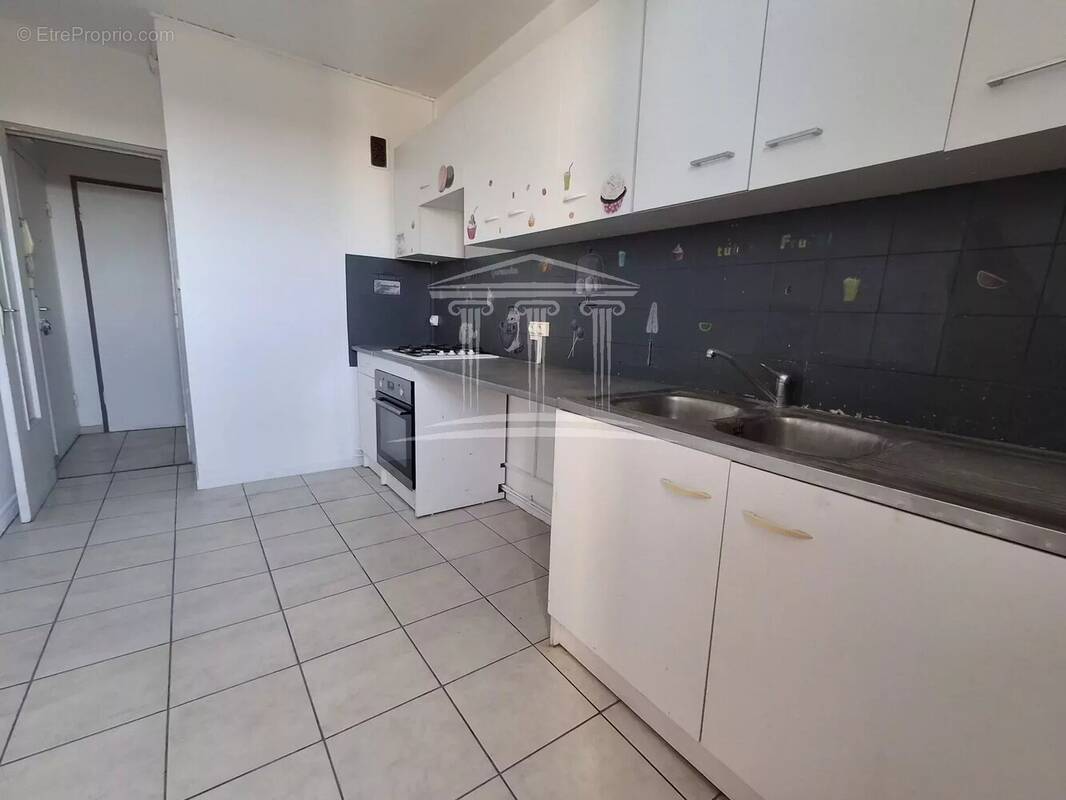 Appartement à SORGUES