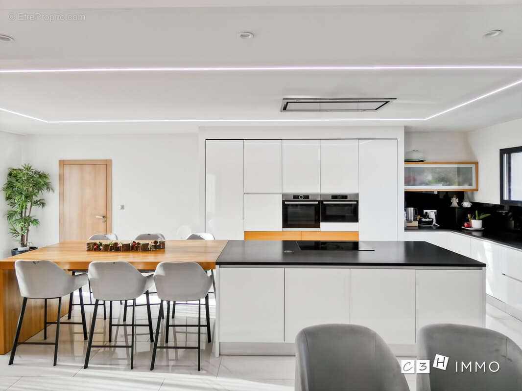 Maison à MARQUEFAVE