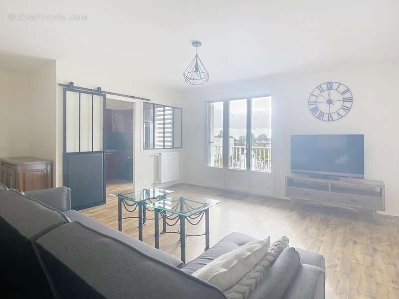 Appartement à SAINT-CYR-SUR-LOIRE