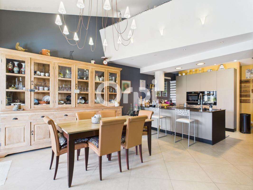 Maison à MANDELIEU-LA-NAPOULE