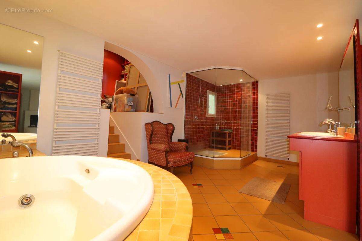 Maison à SAINT-MICHEL-DE-RIEUFRET