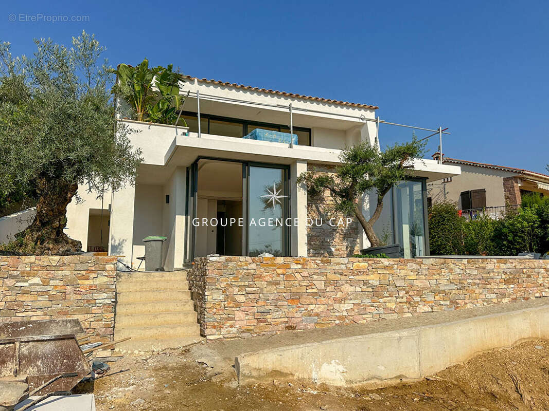 Maison à LES ISSAMBRES