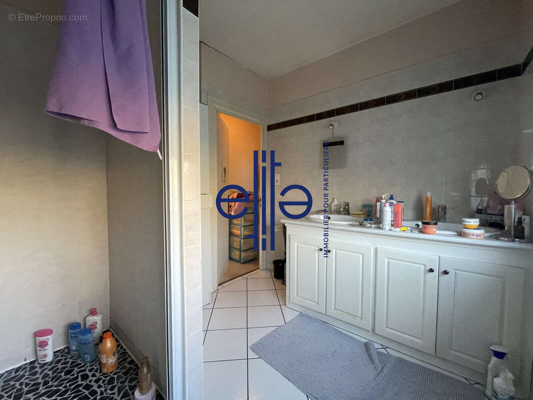 Maison à CHATEAU-L'EVEQUE