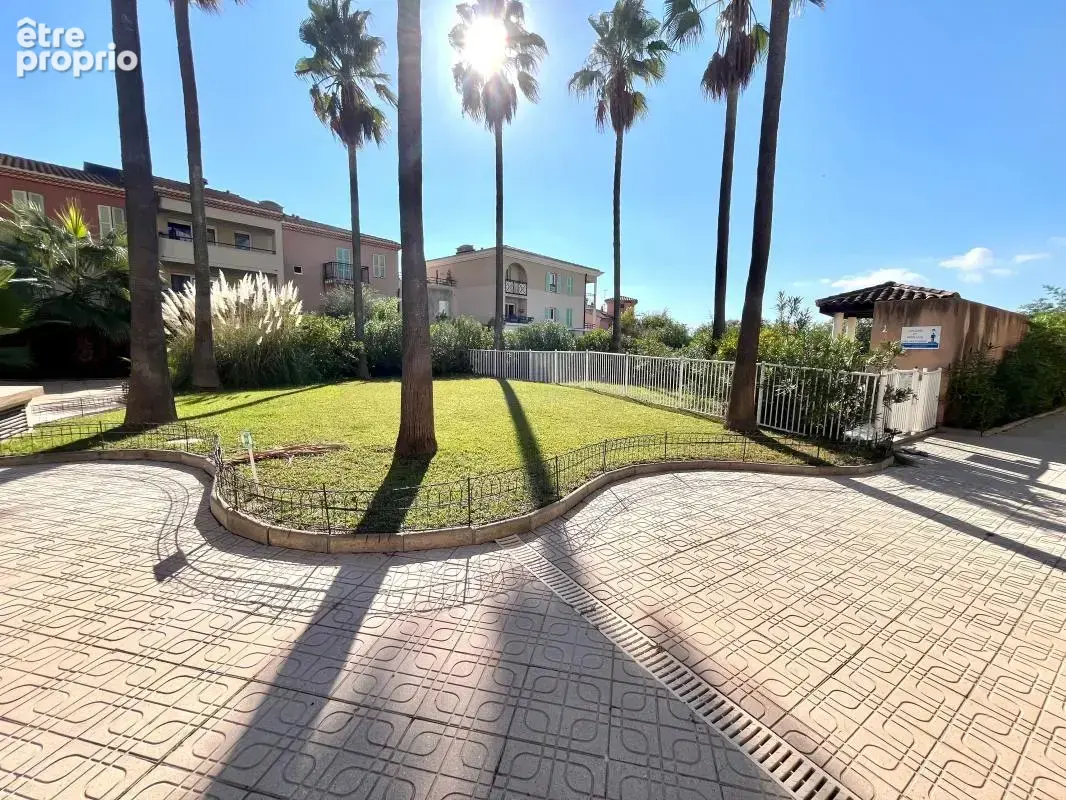 Grand F1 avec terrasse au calme et piscine dans la résidence - photo 2