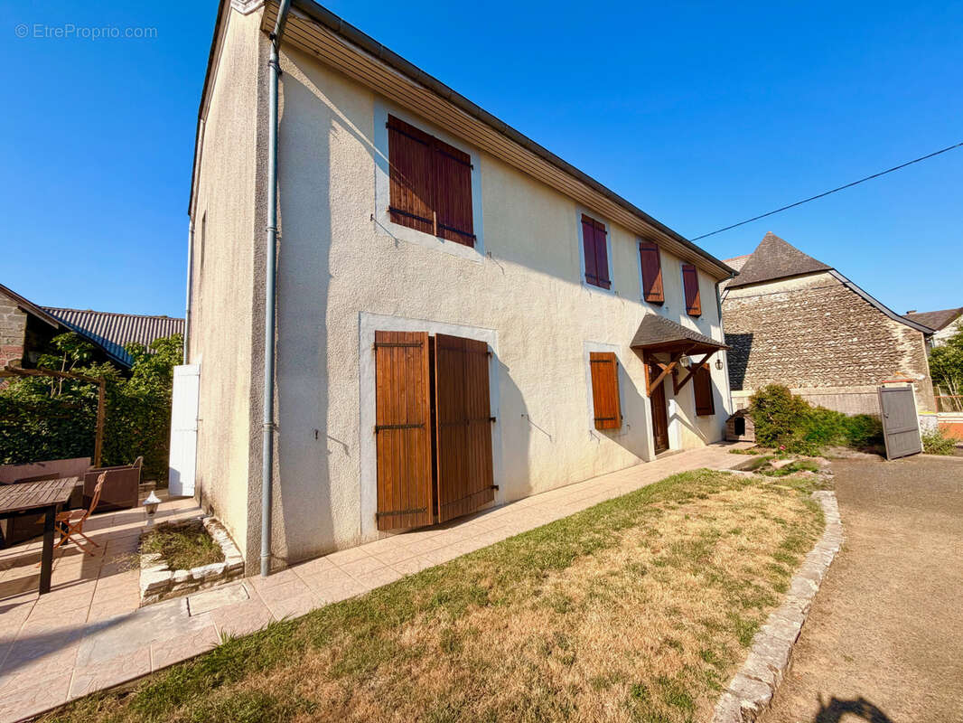 Charmante Maison de 138 m2 à Ibos, Hautes-Pyrénées - photo 17