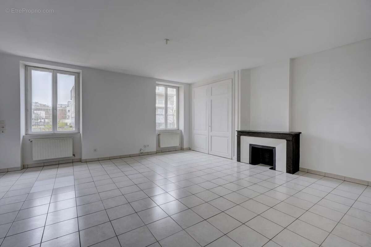 Appartement à SATHONAY-CAMP