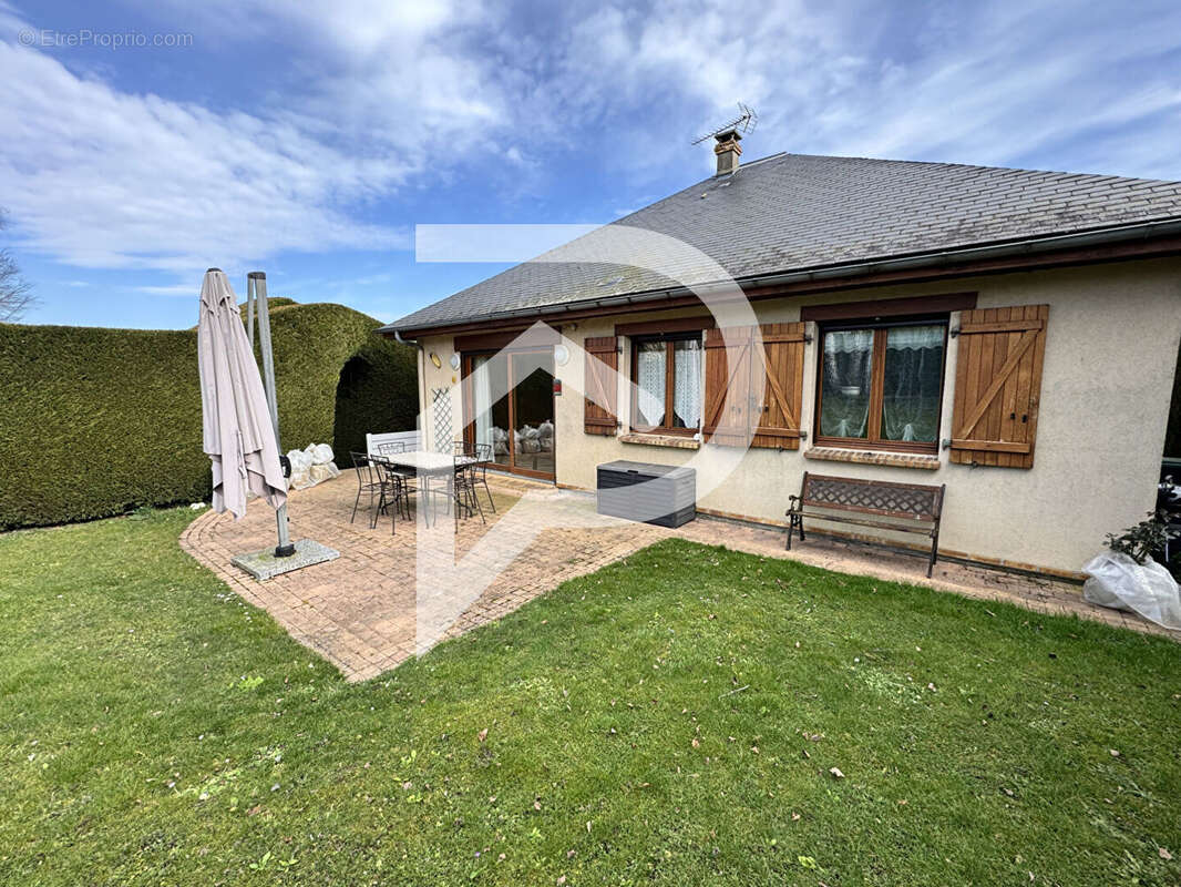 Maison à PRUNAY-LE-TEMPLE