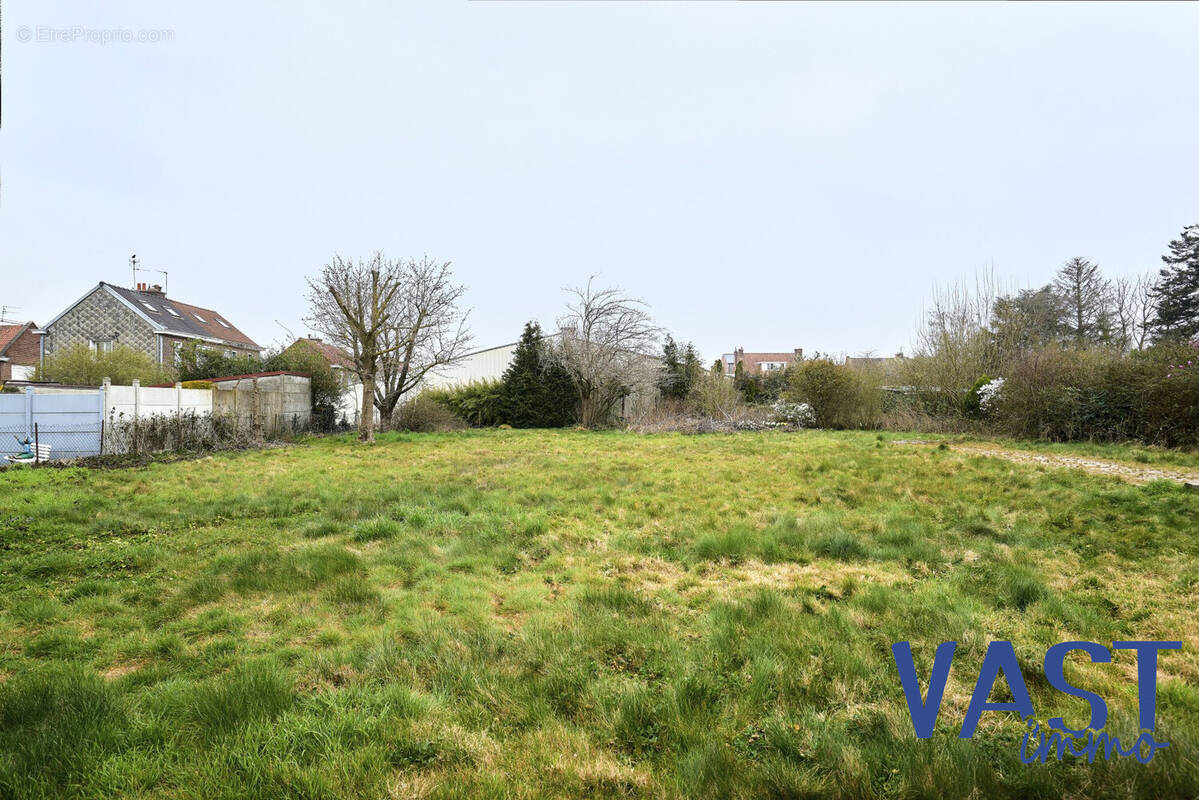 Maison à NEUVILLE-EN-FERRAIN