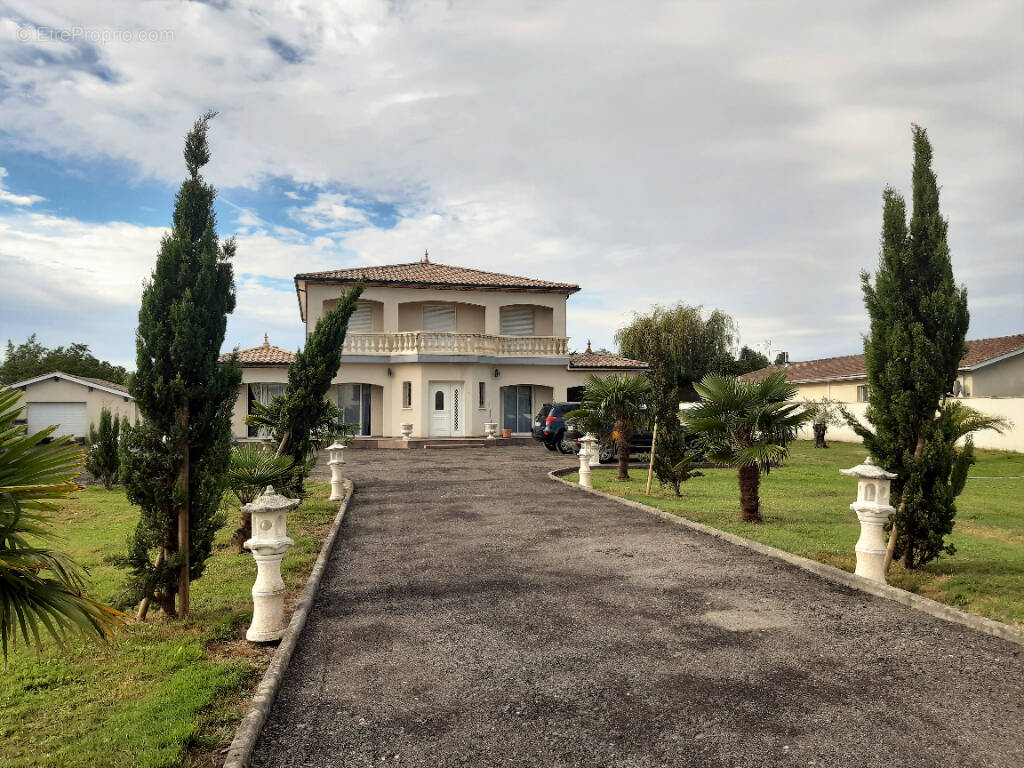 Maison à CUSSAC-FORT-MEDOC