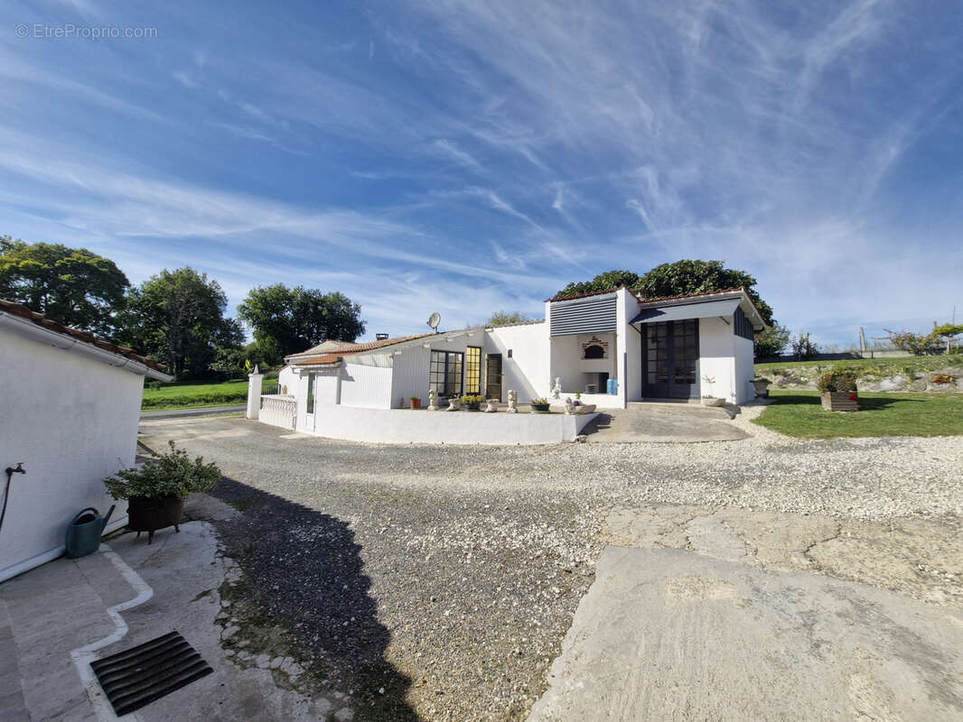 Maison à SEMOUSSAC