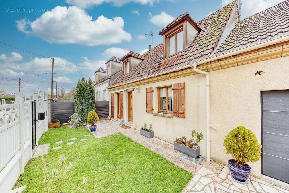 Maison à OZOIR-LA-FERRIERE