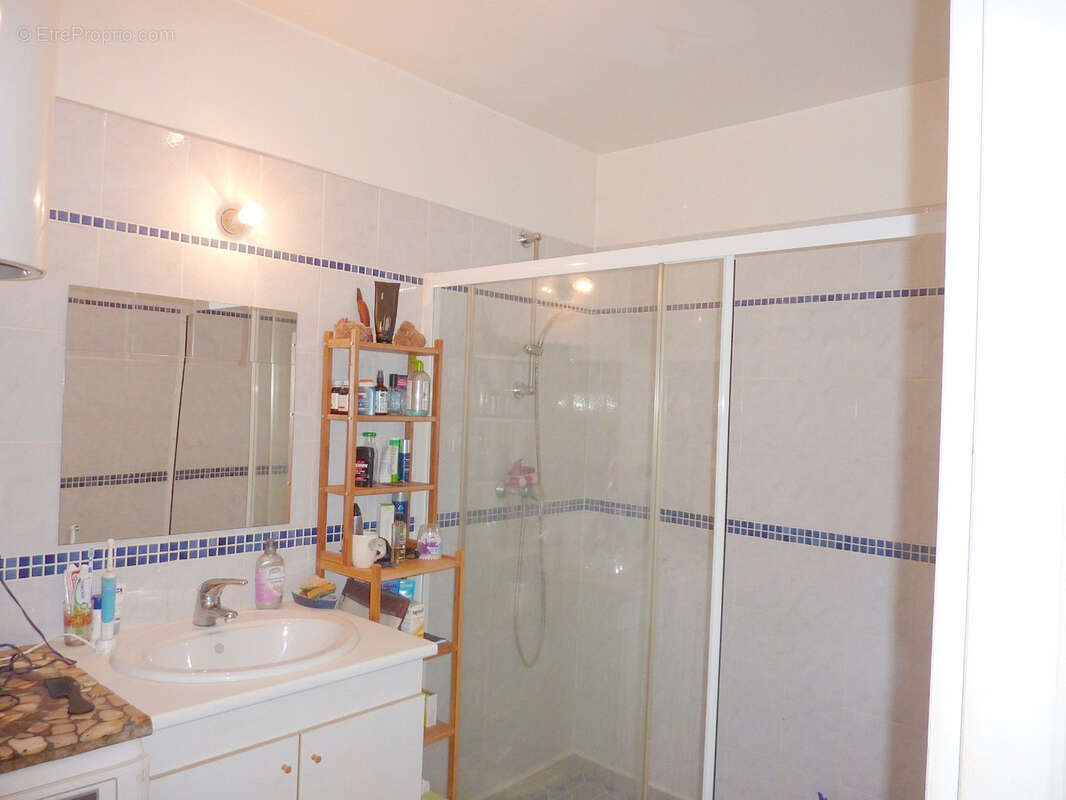 Appartement à SAINT-GENIS-LES-OLLIERES