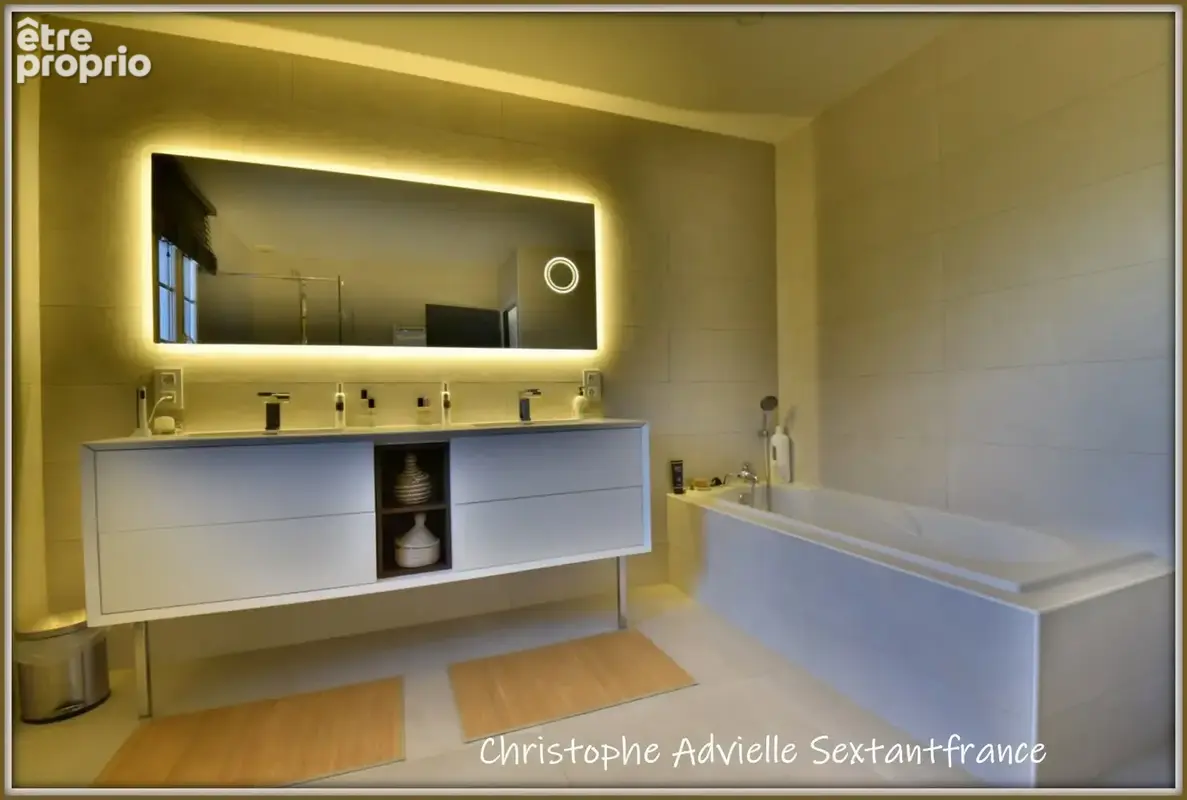 Belle contemporaine, 4 chambres, 2 salles d'eau, double garage, piscine sur 5118 M2 - photo 8