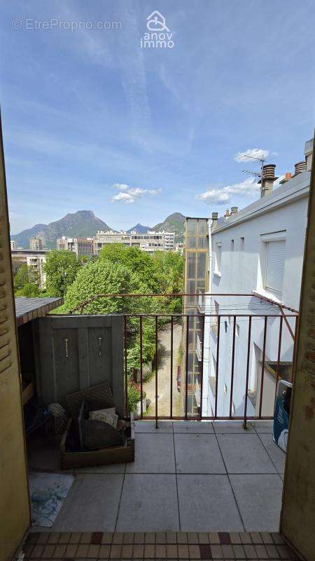 Appartement 80 m2 dernier étage - à rénover - idéal investis - photo 6