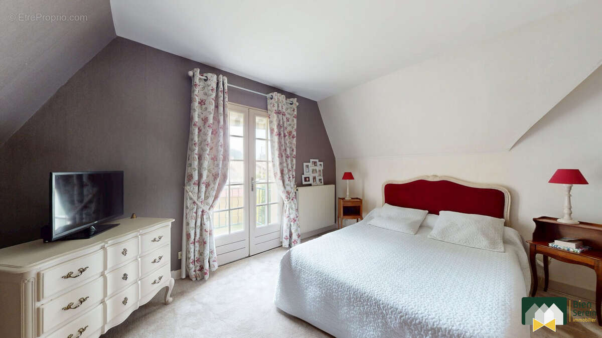 Maison 232 m² à Treon  - photo 8