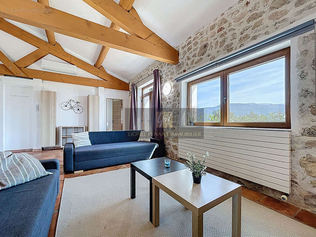 Propriete composee de 7 gites  de 430m² sur terrain de  63547 m². - photo 6
